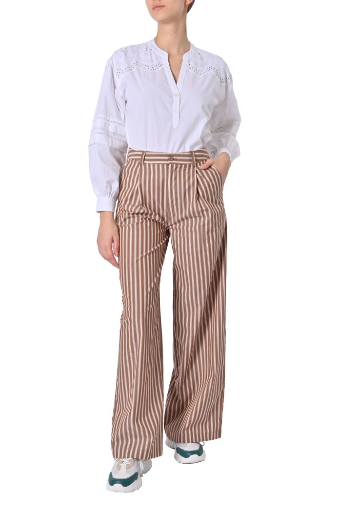 Blusa Navarra ricamata di Yerse