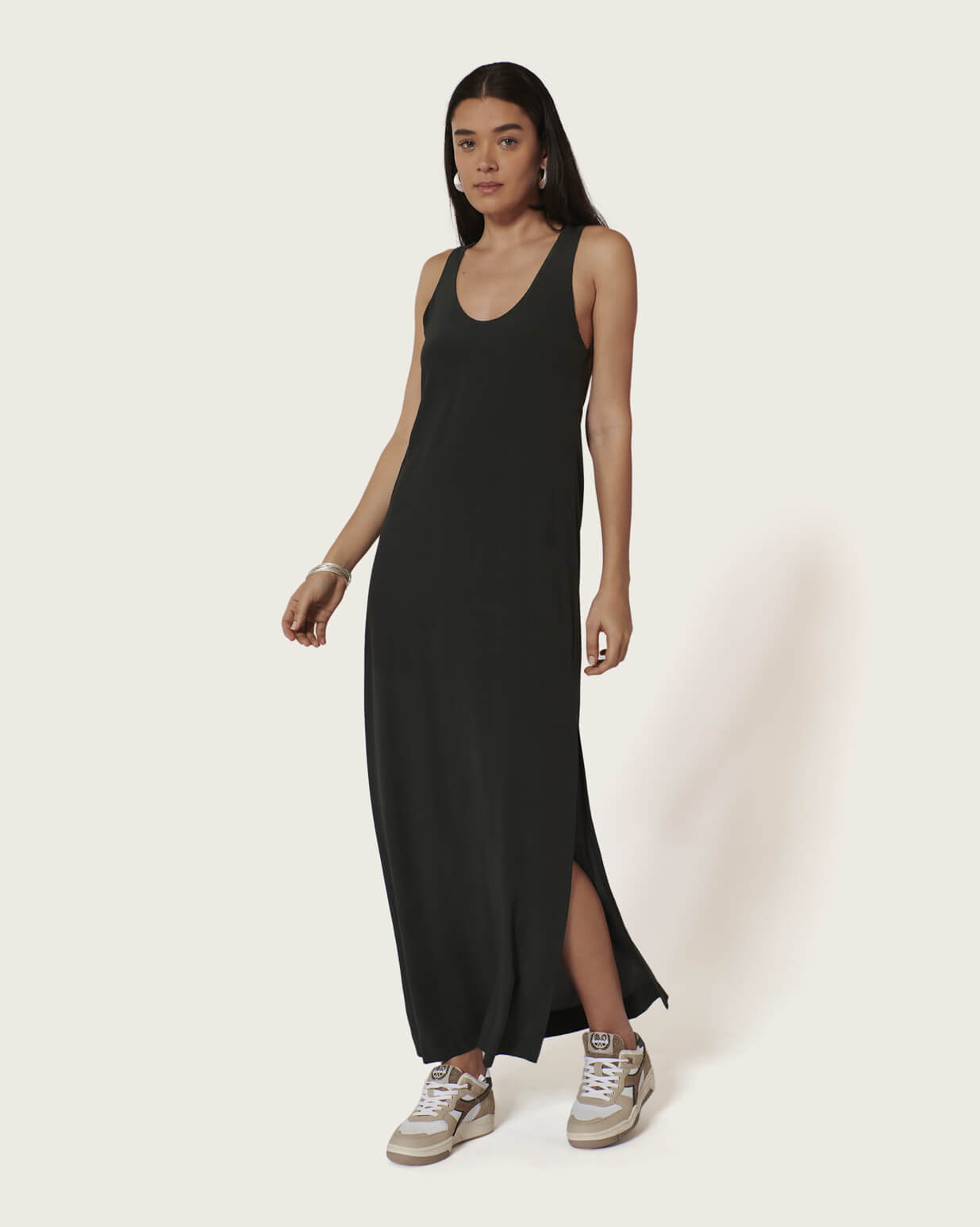 Abito lungo Joga con scollatura di Karma Koma