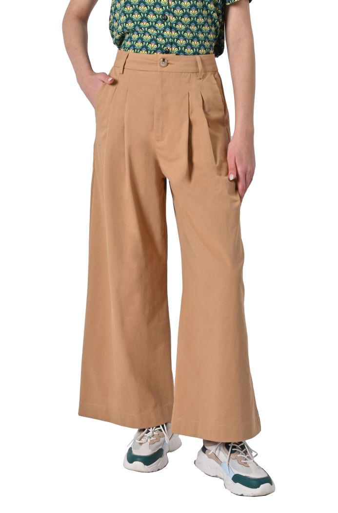 Pantalone Voltaire a palazzo di Garance