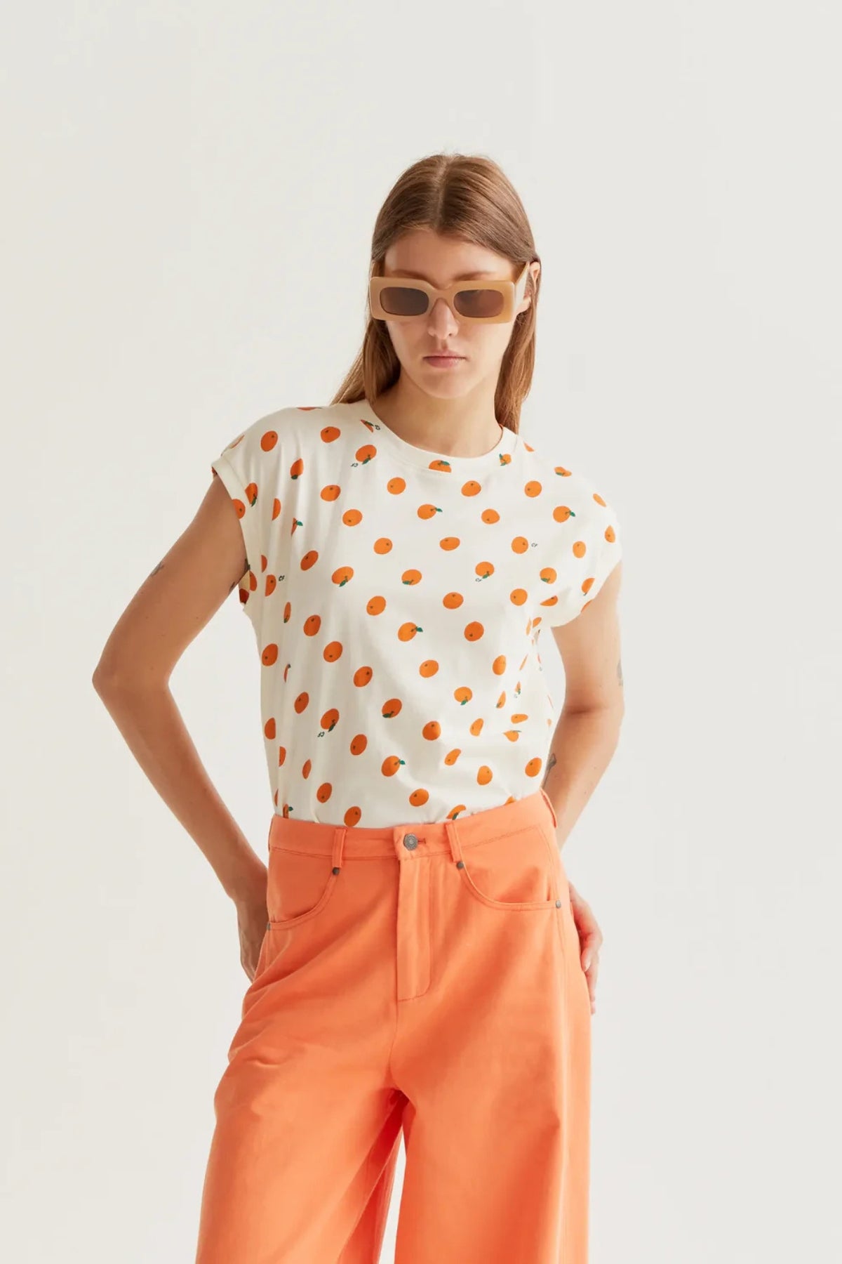 Compañía Fantástica – T-shirt Naranjas