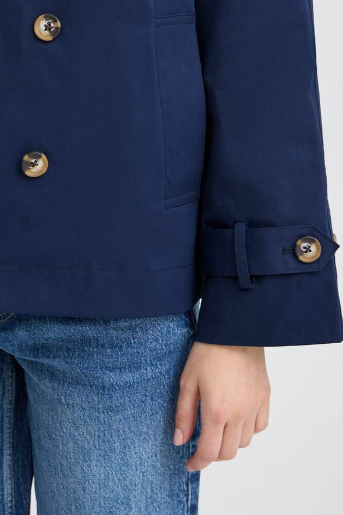 B.Young – Giacchina Amona