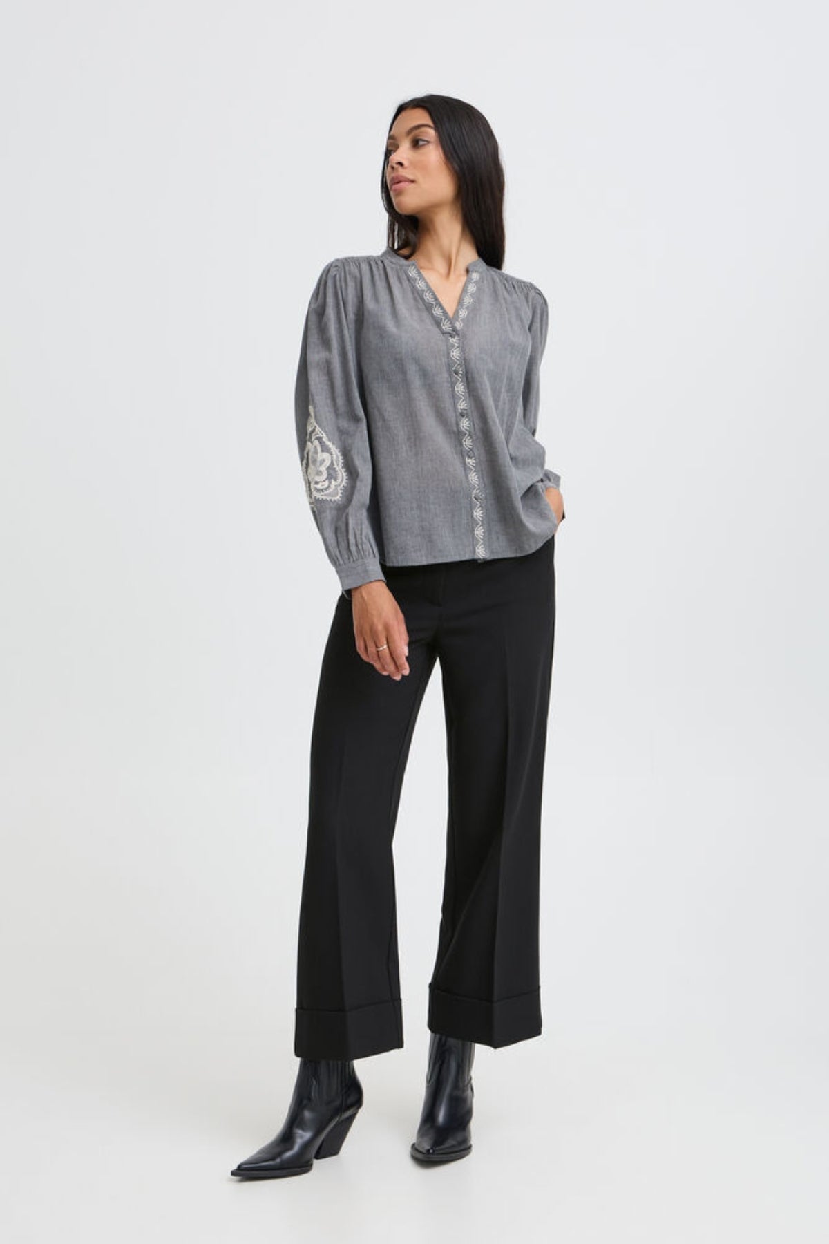 B. Young – Pantalone Denoa