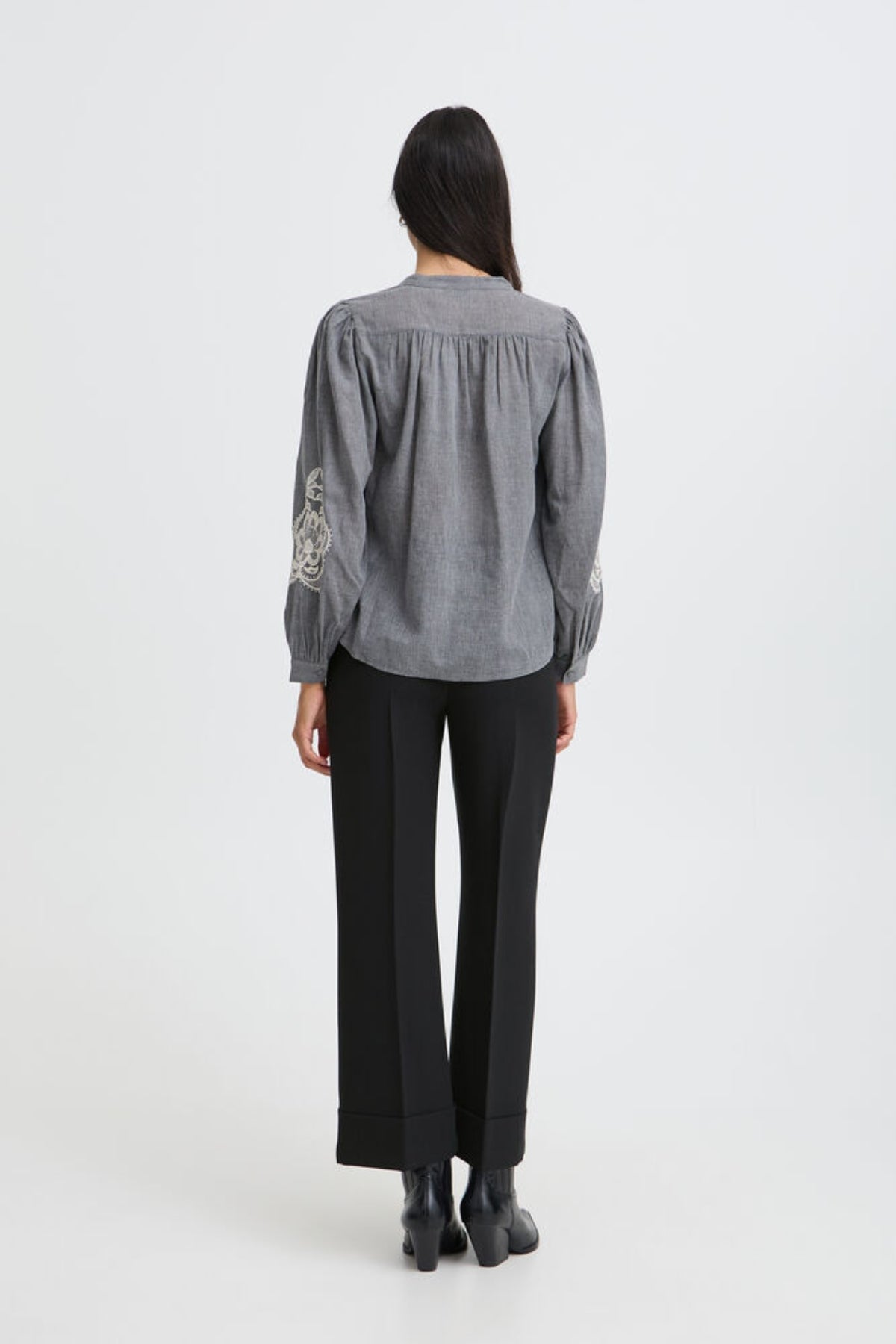 B. Young – Pantalone Denoa