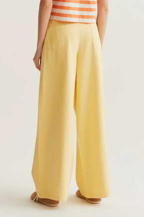 Compañía Fantástica – Pantalone Amarillo