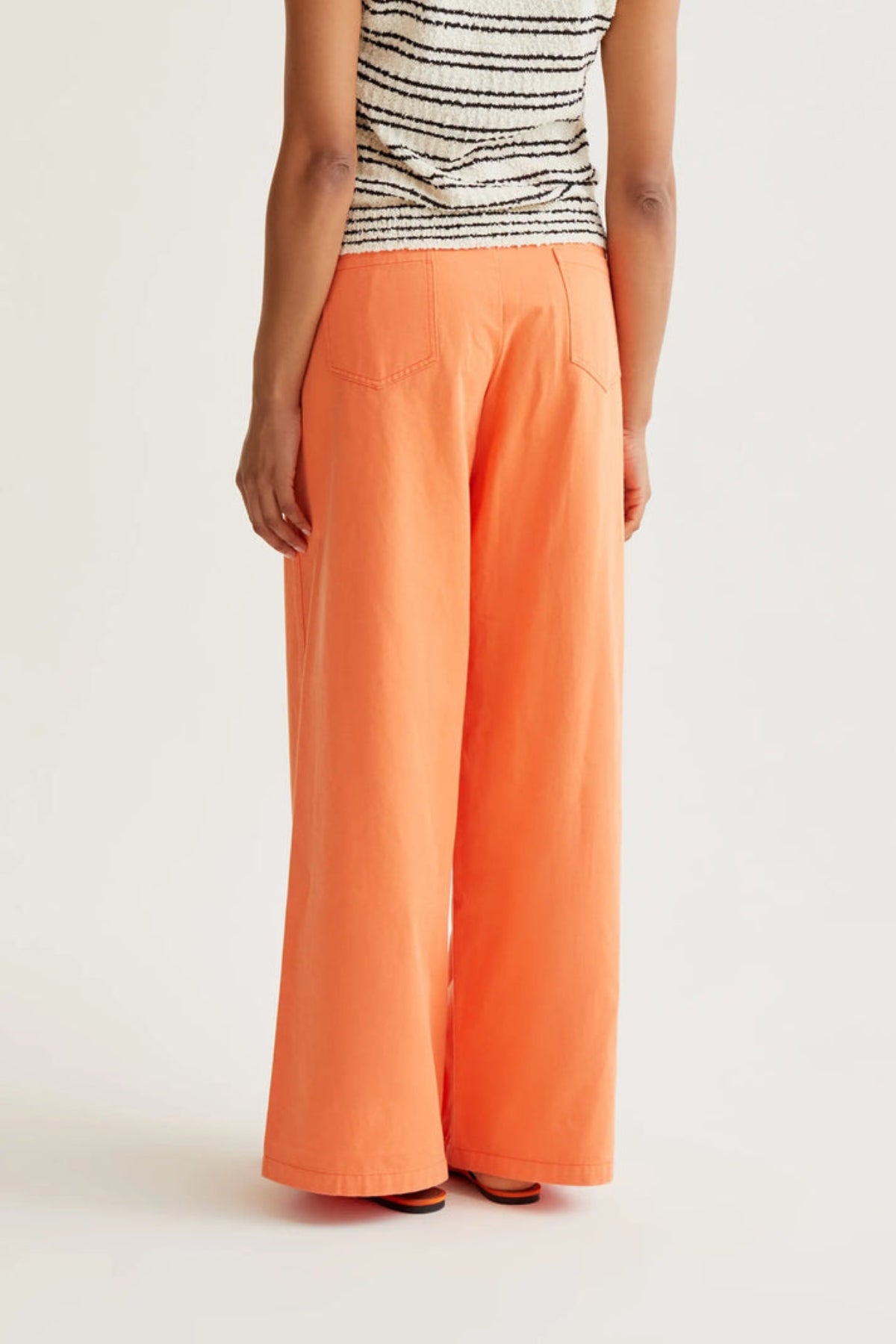 Compañía Fantástica – Pantalone Naranja