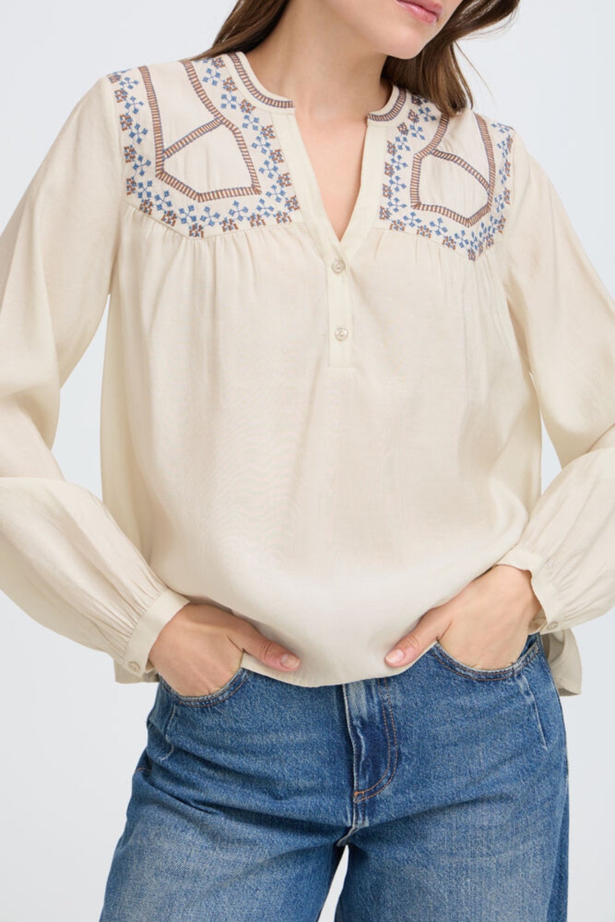 B. Young – Blusa Arisa