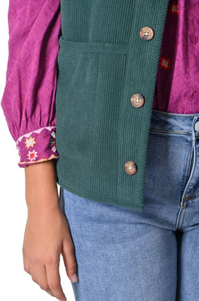 Gilet Barney con bottoni ecopelliccia di Labdip