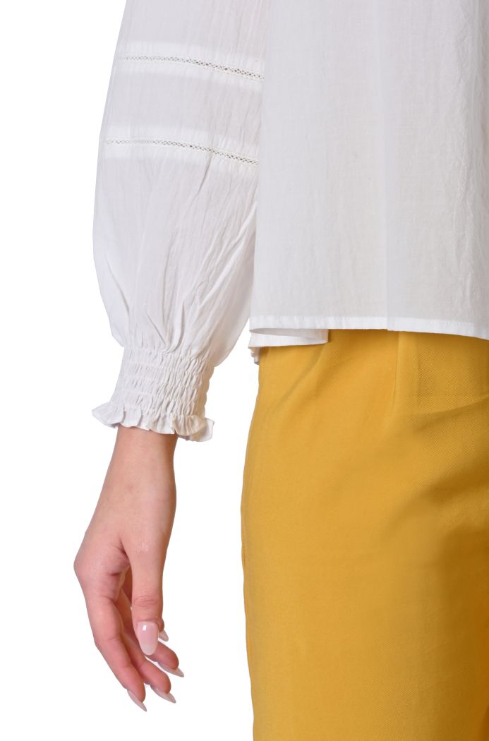 Blusa bianca con laccetti di Grace & Mila maniche lunghe